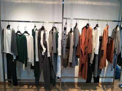 服裝專業人士解讀 什么叫品牌折扣女裝尾貨分份？